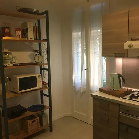 Cristina E Stefano *